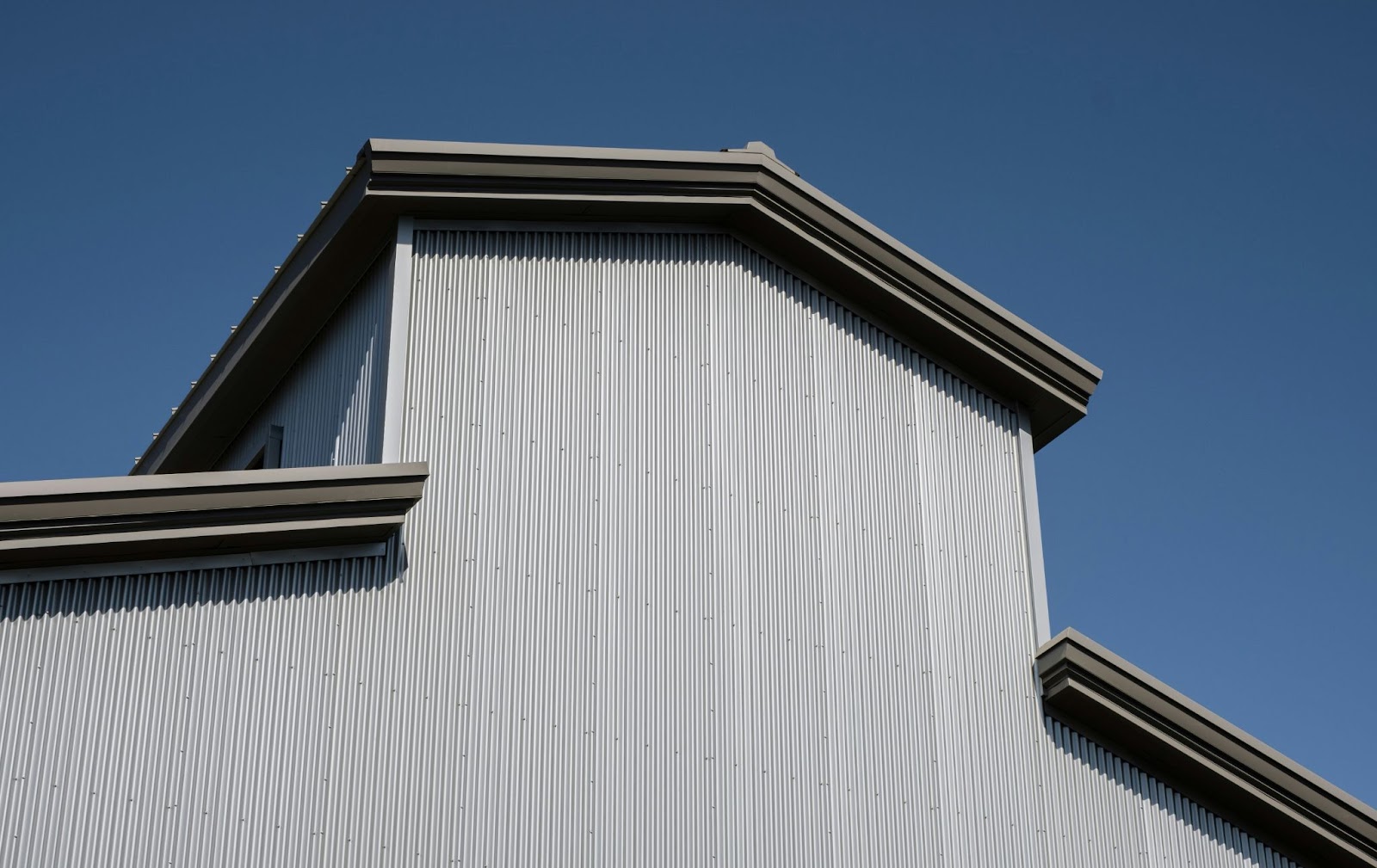 Pole barn vs metal building
