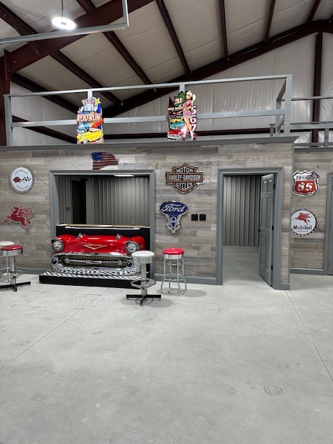 GB garage workshop interior office